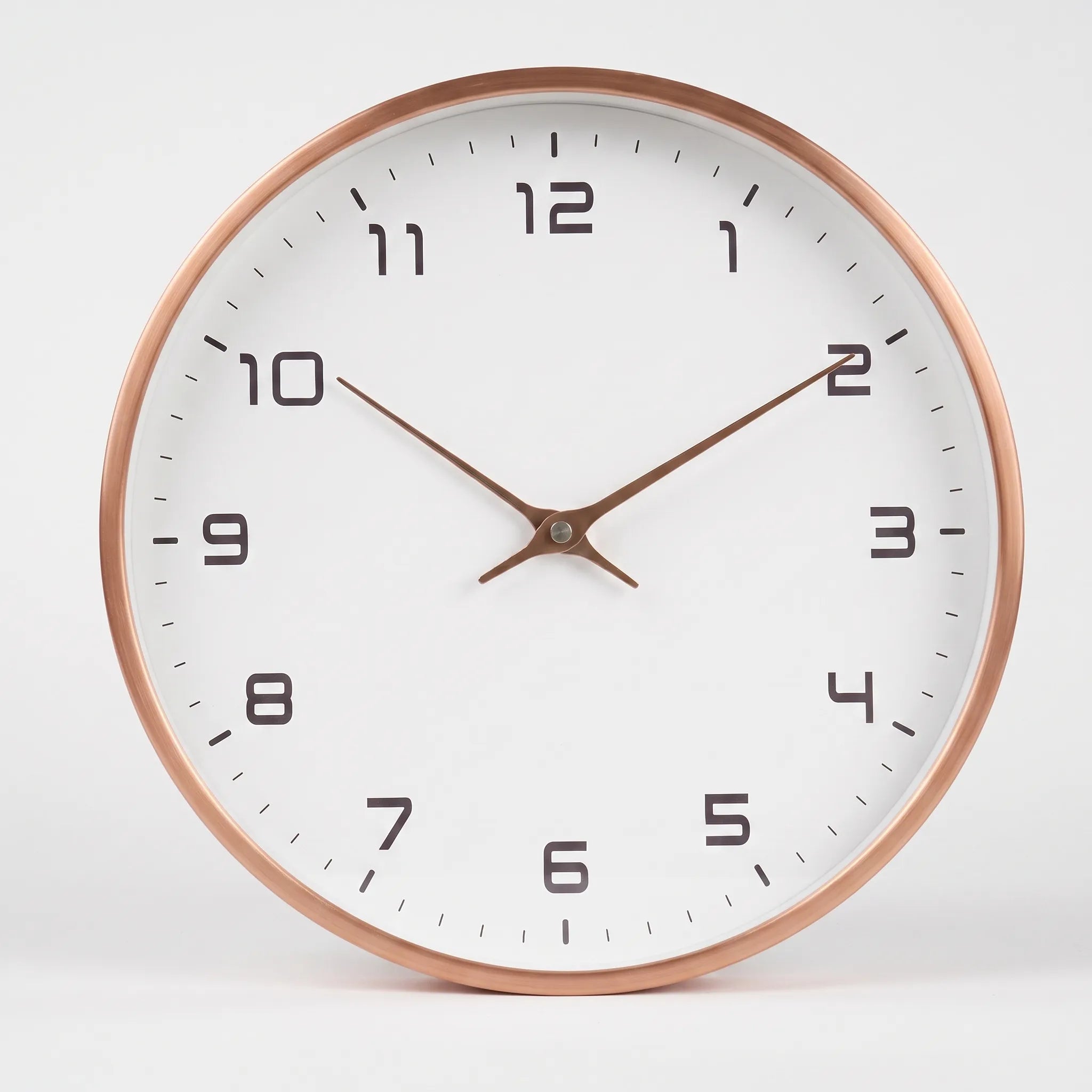 Aevora - Modern Minimalist Round Wall Clock Tracking The Time